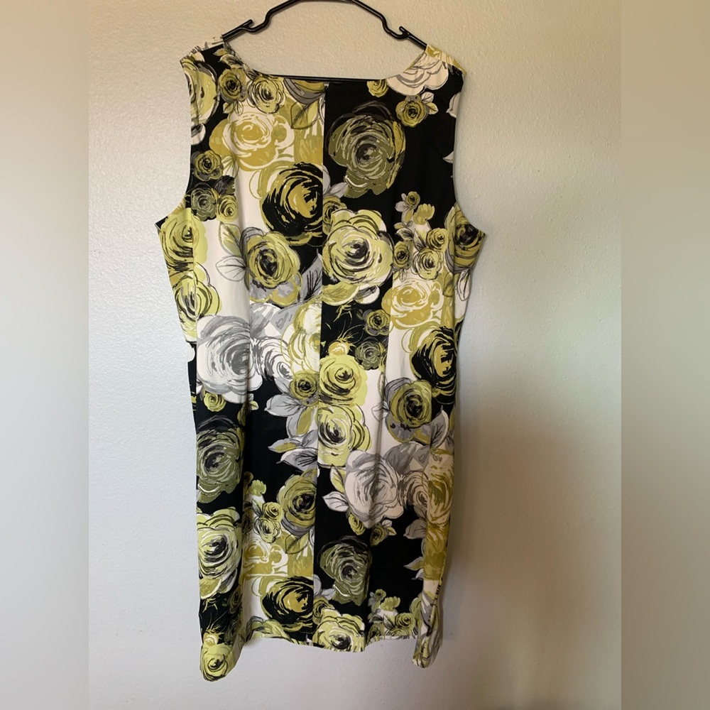 Enchanted Black white and green abstract rose dress - Picture 3 of 5